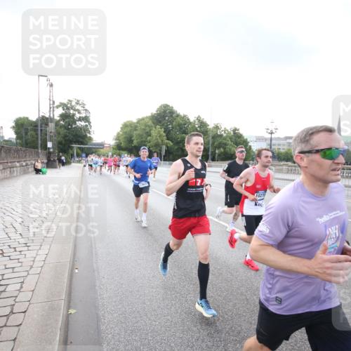 29.06.2025 - hella hamburg halbmarathon Jannik Wohlers http://msf.ph/oto/8142326 29.06.2025 09:45:25 Lombardsbrücke 1080, 1686, 1707, 1894, 2460, 4679, 5187, 5550, 6878, 7880, 7965, 8062, 8190, 10270, 10484, 10876, 11120, 12232, 12308, 12681, 13066, 13167, 13343, 13618, 13686, 13754, 14167, 14466, 14549, 14622, 15054, 15326, 15507, 15835, 15887, 16712, 16724, 16755, 17117, 17191, 17197, 17322, 17691, 18135 meine-sportfotos.de