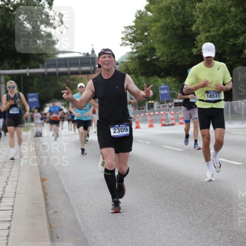 29.06.2025 - hella hamburg halbmarathon Jannik Wohlers http://msf.ph/oto/8142333 29.06.2025 10:07:28 Lombardsbrücke 1079, 1173, 2190, 2309, 3328, 4228, 4864, 5100, 5287, 6918, 7760, 9071, 9966, 10703, 11114, 11394, 11641, 12789, 12893, 13458, 15785, 16241, 16539, 16809, 16915, 18270, 18531, 19134 meine-sportfotos.de