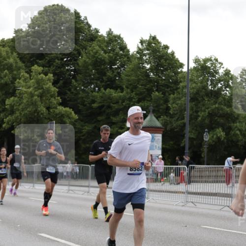 29.06.2025 - hella hamburg halbmarathon Jannik Wohlers http://msf.ph/oto/8142337 29.06.2025 10:44:26 Lombardsbrücke 1024, 1273, 1629, 1924, 2674, 3570, 4215, 4275, 4968, 5355, 6841, 6888, 8582, 8907, 9036, 9084, 9085, 9331, 9333, 9397, 10668, 10707, 11272, 12318, 12394, 13039, 13261, 13580, 14325, 14681, 15809, 16101, 16494, 16577, 16850, 17372, 18230, 19133 meine-sportfotos.de