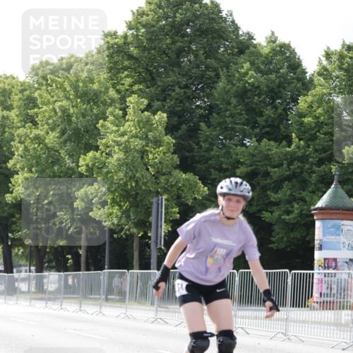 29.06.2025 - hella hamburg halbmarathon Jannik Wohlers http://msf.ph/oto/8142350 29.06.2025 09:05:47 Lombardsbrücke  meine-sportfotos.de