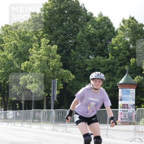 29.06.2025 - hella hamburg halbmarathon Jannik Wohlers http://msf.ph/oto/8142360 29.06.2025 09:05:48 Lombardsbrücke  meine-sportfotos.de