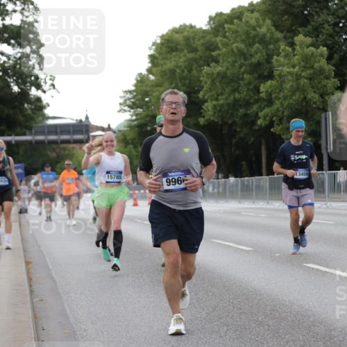29.06.2025 - hella hamburg halbmarathon Jannik Wohlers http://msf.ph/oto/8142388 29.06.2025 10:07:30 Lombardsbrücke 1079, 1173, 1527, 2190, 2309, 3328, 4228, 4864, 5100, 5287, 6918, 7760, 9071, 9966, 10703, 11114, 11394, 11641, 12789, 12893, 13458, 15785, 16241, 16539, 16809, 16915, 18270, 18531 meine-sportfotos.de