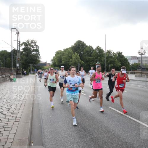 29.06.2025 - hella hamburg halbmarathon Jannik Wohlers http://msf.ph/oto/8142392 29.06.2025 09:45:30 Lombardsbrücke 1080, 1686, 1894, 2460, 4463, 4812, 5187, 5550, 6878, 7186, 7880, 7965, 8062, 10270, 10484, 12189, 12232, 12681, 13167, 13343, 13686, 13754, 14167, 14548, 14549, 14622, 15054, 15326, 15507, 15835, 16148, 16724, 16755, 17117, 17191, 17197, 17322, 17691, 18135, 18854, 19022 meine-sportfotos.de