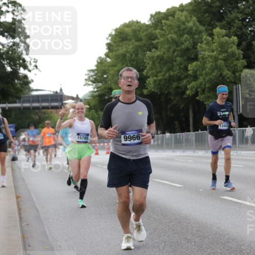 29.06.2025 - hella hamburg halbmarathon Jannik Wohlers http://msf.ph/oto/8142397 29.06.2025 10:07:30 Lombardsbrücke 1079, 1173, 1527, 2190, 2309, 3328, 4228, 4864, 5100, 5287, 6918, 7760, 9071, 9966, 10703, 11114, 11394, 11641, 12789, 12893, 13458, 15785, 16241, 16539, 16809, 16915, 18270, 18531 meine-sportfotos.de