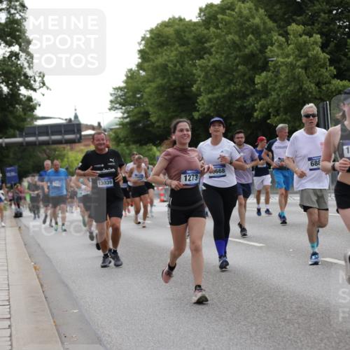 29.06.2025 - hella hamburg halbmarathon Jannik Wohlers http://msf.ph/oto/8142398 29.06.2025 10:44:30 Lombardsbrücke 1024, 1273, 1629, 1924, 2007, 2674, 2779, 3570, 4275, 6841, 6888, 8582, 8907, 9036, 9084, 9085, 9331, 9333, 10562, 10566, 10668, 10707, 11272, 12198, 12318, 12394, 13039, 13261, 13580, 14325, 15809, 16101, 16494, 16577, 16850, 17372, 17521, 18084, 18230, 18294 meine-sportfotos.de