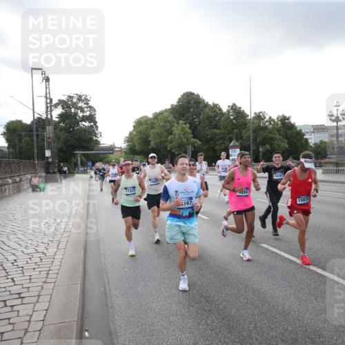 29.06.2025 - hella hamburg halbmarathon Jannik Wohlers http://msf.ph/oto/8142400 29.06.2025 09:45:30 Lombardsbrücke 1080, 1686, 1894, 2460, 4463, 4812, 5187, 5550, 6878, 7186, 7880, 7965, 8062, 10270, 10484, 12189, 12232, 12681, 13167, 13343, 13686, 13754, 14167, 14548, 14549, 14622, 15054, 15326, 15507, 15835, 16148, 16724, 16755, 17117, 17191, 17197, 17322, 17691, 18135, 18854, 19022 meine-sportfotos.de