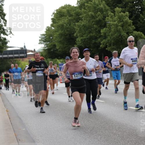 29.06.2025 - hella hamburg halbmarathon Jannik Wohlers http://msf.ph/oto/8142421 29.06.2025 10:44:30 Lombardsbrücke 1024, 1273, 1629, 1924, 2007, 2674, 2779, 3570, 4275, 6841, 6888, 8582, 8907, 9036, 9084, 9085, 9331, 9333, 10562, 10566, 10668, 10707, 11272, 12198, 12318, 12394, 13039, 13261, 13580, 14325, 15809, 16101, 16494, 16577, 16850, 17372, 17521, 18084, 18230, 18294 meine-sportfotos.de
