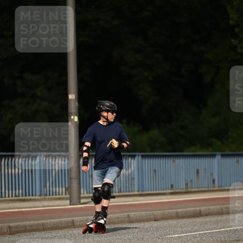 29.06.2025 - hella hamburg halbmarathon Dr. Thomas Lammeyer http://msf.ph/oto/8142422 29.06.2025 09:00:46 Kennedybrücke  meine-sportfotos.de