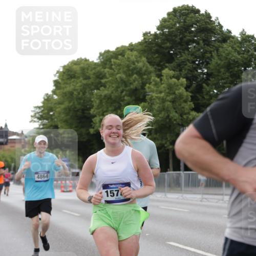 29.06.2025 - hella hamburg halbmarathon Jannik Wohlers http://msf.ph/oto/8142423 29.06.2025 10:07:32 Lombardsbrücke 1079, 1527, 2309, 3328, 4228, 4864, 5100, 5287, 6918, 7760, 9071, 9966, 10703, 11114, 11394, 11641, 12789, 12893, 13458, 15785, 16539, 16809, 16915, 18270, 18531 meine-sportfotos.de