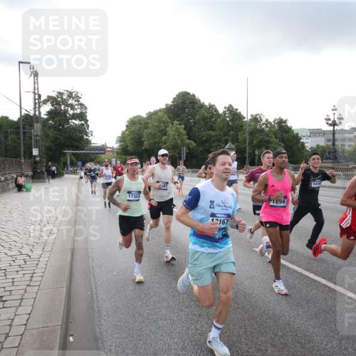 29.06.2025 - hella hamburg halbmarathon Jannik Wohlers http://msf.ph/oto/8142425 29.06.2025 09:45:30 Lombardsbrücke 1080, 1686, 1894, 2460, 4463, 4812, 5187, 5550, 6878, 7186, 7880, 7965, 8062, 10270, 10484, 12189, 12232, 12681, 13167, 13343, 13686, 13754, 14167, 14548, 14549, 14622, 15054, 15326, 15507, 15835, 16148, 16724, 16755, 17117, 17191, 17197, 17322, 17691, 18135, 18854, 19022 meine-sportfotos.de
