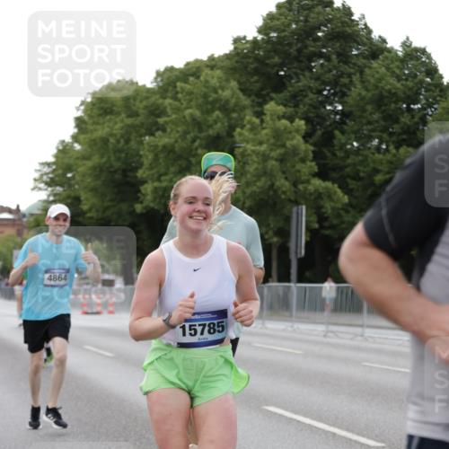 29.06.2025 - hella hamburg halbmarathon Jannik Wohlers http://msf.ph/oto/8142428 29.06.2025 10:07:32 Lombardsbrücke 1079, 1527, 2309, 3328, 4228, 4864, 5100, 5287, 6918, 7760, 9071, 9966, 10703, 11114, 11394, 11641, 12789, 12893, 13458, 15785, 16539, 16809, 16915, 18270, 18531 meine-sportfotos.de