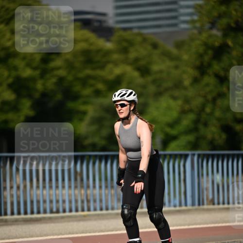 29.06.2025 - hella hamburg halbmarathon Dr. Thomas Lammeyer http://msf.ph/oto/8142435 29.06.2025 09:10:50 Kennedybrücke  meine-sportfotos.de