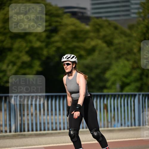 29.06.2025 - hella hamburg halbmarathon Dr. Thomas Lammeyer http://msf.ph/oto/8142442 29.06.2025 09:10:50 Kennedybrücke  meine-sportfotos.de