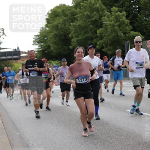 29.06.2025 - hella hamburg halbmarathon Jannik Wohlers http://msf.ph/oto/8142444 29.06.2025 10:44:30 Lombardsbrücke 1024, 1273, 1629, 1924, 2007, 2674, 2779, 3570, 4275, 6841, 6888, 8582, 8907, 9036, 9084, 9085, 9331, 9333, 10562, 10566, 10668, 10707, 11272, 12198, 12318, 12394, 13039, 13261, 13580, 14325, 15809, 16101, 16494, 16577, 16850, 17372, 17521, 18084, 18230, 18294 meine-sportfotos.de
