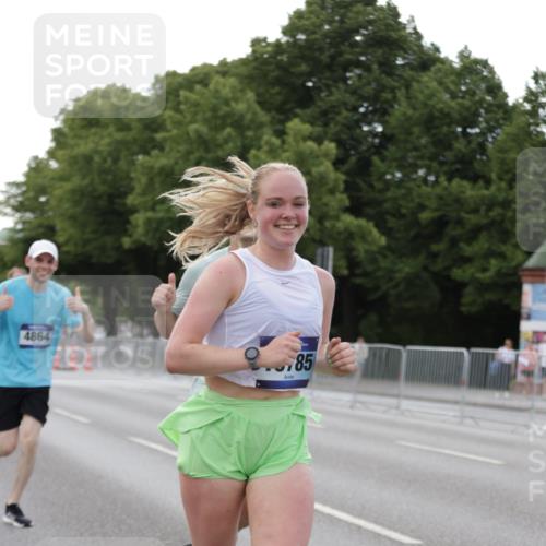 29.06.2025 - hella hamburg halbmarathon Jannik Wohlers http://msf.ph/oto/8142447 29.06.2025 10:07:32 Lombardsbrücke 1079, 1527, 2309, 3328, 4228, 4864, 5100, 5287, 6918, 7760, 9071, 9966, 10703, 11114, 11394, 11641, 12789, 12893, 13458, 15785, 16539, 16809, 16915, 18270, 18531 meine-sportfotos.de