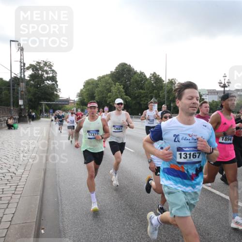 29.06.2025 - hella hamburg halbmarathon Jannik Wohlers http://msf.ph/oto/8142448 29.06.2025 09:45:31 Lombardsbrücke 1080, 1686, 1894, 2460, 4463, 4812, 5187, 5550, 6495, 6878, 7186, 7880, 7965, 8062, 10270, 10484, 11199, 12189, 12232, 12681, 13167, 13343, 13686, 13754, 14167, 14548, 14549, 14622, 15054, 15326, 15507, 15835, 16148, 16724, 16755, 16963, 17117, 17322, 17691, 18135, 18854, 19022, 19118 meine-sportfotos.de
