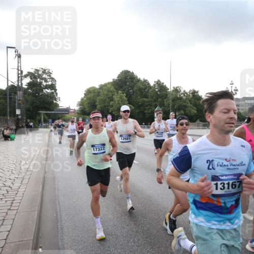 29.06.2025 - hella hamburg halbmarathon Jannik Wohlers http://msf.ph/oto/8142454 29.06.2025 09:45:31 Lombardsbrücke 1080, 1686, 1894, 2460, 4463, 4812, 5187, 5550, 6495, 6878, 7186, 7880, 7965, 8062, 10270, 10484, 11199, 12189, 12232, 12681, 13167, 13343, 13686, 13754, 14167, 14548, 14549, 14622, 15054, 15326, 15507, 15835, 16148, 16724, 16755, 16963, 17117, 17322, 17691, 18135, 18854, 19022, 19118 meine-sportfotos.de