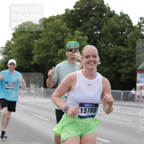 29.06.2025 - hella hamburg halbmarathon Jannik Wohlers http://msf.ph/oto/8142463 29.06.2025 10:07:33 Lombardsbrücke 1079, 1527, 2309, 3328, 4228, 4864, 5100, 5287, 6918, 7760, 9071, 9966, 10703, 11114, 11394, 11641, 12789, 12893, 13458, 15785, 16539, 16809, 16915, 18270, 18531 meine-sportfotos.de