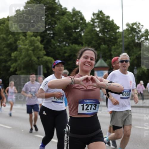 29.06.2025 - hella hamburg halbmarathon Jannik Wohlers http://msf.ph/oto/8142476 29.06.2025 10:44:32 Lombardsbrücke 1024, 1273, 1629, 1924, 2007, 2779, 3570, 4275, 6841, 6888, 7912, 8582, 8907, 9036, 9084, 9085, 10562, 10566, 10668, 10707, 11272, 12198, 12318, 12332, 12394, 13039, 13261, 13580, 14325, 15458, 15809, 16101, 16494, 16577, 16850, 17521, 18084, 18230, 18294 meine-sportfotos.de