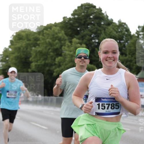 29.06.2025 - hella hamburg halbmarathon Jannik Wohlers http://msf.ph/oto/8142478 29.06.2025 10:07:33 Lombardsbrücke 1079, 1527, 2309, 3328, 4228, 4864, 5100, 5287, 6918, 7760, 9071, 9966, 10703, 11114, 11394, 11641, 12789, 12893, 13458, 15785, 16539, 16809, 16915, 18270, 18531 meine-sportfotos.de