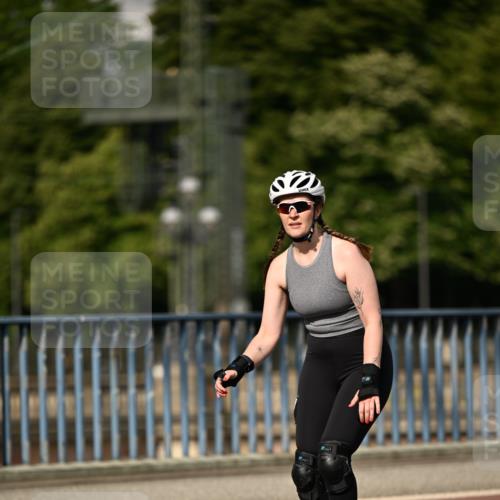 29.06.2025 - hella hamburg halbmarathon Dr. Thomas Lammeyer http://msf.ph/oto/8142479 29.06.2025 09:10:50 Kennedybrücke  meine-sportfotos.de