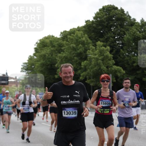 29.06.2025 - hella hamburg halbmarathon Jannik Wohlers http://msf.ph/oto/8142488 29.06.2025 10:44:33 Lombardsbrücke 1024, 1273, 1629, 1924, 2007, 2779, 3570, 4275, 5190, 6841, 6888, 7699, 7912, 8582, 8907, 9036, 9084, 9085, 10562, 10566, 10668, 10707, 11272, 12198, 12318, 12332, 12334, 12394, 13039, 13261, 13580, 14325, 14777, 15458, 15809, 16101, 16494, 16577, 16850, 17521, 18084, 18230, 18294 meine-sportfotos.de