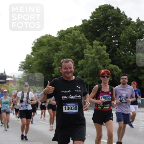 29.06.2025 - hella hamburg halbmarathon Jannik Wohlers http://msf.ph/oto/8142493 29.06.2025 10:44:33 Lombardsbrücke 1024, 1273, 1629, 1924, 2007, 2779, 3570, 4275, 5190, 6841, 6888, 7699, 7912, 8582, 8907, 9036, 9084, 9085, 10562, 10566, 10668, 10707, 11272, 12198, 12318, 12332, 12334, 12394, 13039, 13261, 13580, 14325, 14777, 15458, 15809, 16101, 16494, 16577, 16850, 17521, 18084, 18230, 18294 meine-sportfotos.de
