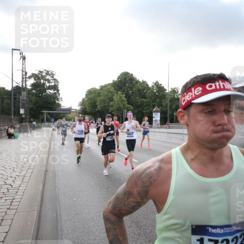 29.06.2025 - hella hamburg halbmarathon Jannik Wohlers http://msf.ph/oto/8142496 29.06.2025 09:45:31 Lombardsbrücke 1080, 1686, 1894, 2460, 4463, 4812, 5187, 5550, 6495, 6878, 7186, 7880, 7965, 8062, 10270, 10484, 11199, 12189, 12232, 12681, 13167, 13343, 13686, 13754, 14167, 14548, 14549, 14622, 15054, 15326, 15507, 15835, 16148, 16724, 16755, 16963, 17117, 17322, 17691, 18135, 18854, 19022, 19118 meine-sportfotos.de