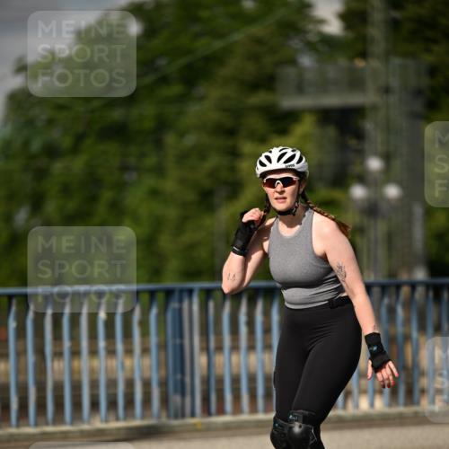 29.06.2025 - hella hamburg halbmarathon Dr. Thomas Lammeyer http://msf.ph/oto/8142497 29.06.2025 09:10:50 Kennedybrücke  meine-sportfotos.de