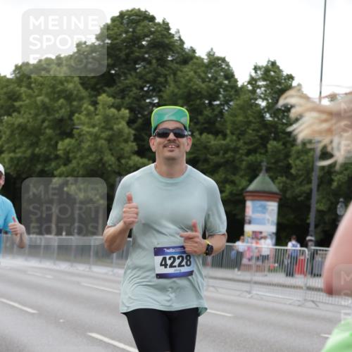 29.06.2025 - hella hamburg halbmarathon Jannik Wohlers http://msf.ph/oto/8142500 29.06.2025 10:07:33 Lombardsbrücke 1079, 1527, 2309, 3328, 4228, 4864, 5100, 5287, 6918, 7760, 9071, 9966, 10703, 11114, 11394, 11641, 12789, 12893, 13458, 15785, 16539, 16809, 16915, 18270, 18531 meine-sportfotos.de