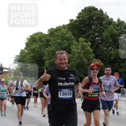 29.06.2025 - hella hamburg halbmarathon Jannik Wohlers http://msf.ph/oto/8142506 29.06.2025 10:44:33 Lombardsbrücke 1024, 1273, 1629, 1924, 2007, 2779, 3570, 4275, 5190, 6841, 6888, 7699, 7912, 8582, 8907, 9036, 9084, 9085, 10562, 10566, 10668, 10707, 11272, 12198, 12318, 12332, 12334, 12394, 13039, 13261, 13580, 14325, 14777, 15458, 15809, 16101, 16494, 16577, 16850, 17521, 18084, 18230, 18294 meine-sportfotos.de