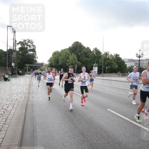 29.06.2025 - hella hamburg halbmarathon Jannik Wohlers http://msf.ph/oto/8142508 29.06.2025 09:45:31 Lombardsbrücke 1080, 1686, 1894, 2460, 4463, 4812, 5187, 5550, 6495, 6878, 7186, 7880, 7965, 8062, 10270, 10484, 11199, 12189, 12232, 12681, 13167, 13343, 13686, 13754, 14167, 14548, 14549, 14622, 15054, 15326, 15507, 15835, 16148, 16724, 16755, 16963, 17117, 17322, 17691, 18135, 18854, 19022, 19118 meine-sportfotos.de