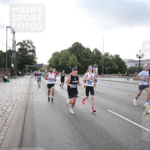 29.06.2025 - hella hamburg halbmarathon Jannik Wohlers http://msf.ph/oto/8142523 29.06.2025 09:45:32 Lombardsbrücke 1080, 1686, 1894, 2460, 4463, 4812, 5187, 5550, 6495, 6878, 7186, 7880, 7965, 8062, 10270, 10484, 11199, 12189, 12232, 12681, 13167, 13343, 13686, 13754, 14167, 14548, 14549, 14622, 15054, 15326, 15507, 15835, 16148, 16724, 16755, 16963, 17117, 17322, 17691, 18135, 18854, 19022, 19118 meine-sportfotos.de