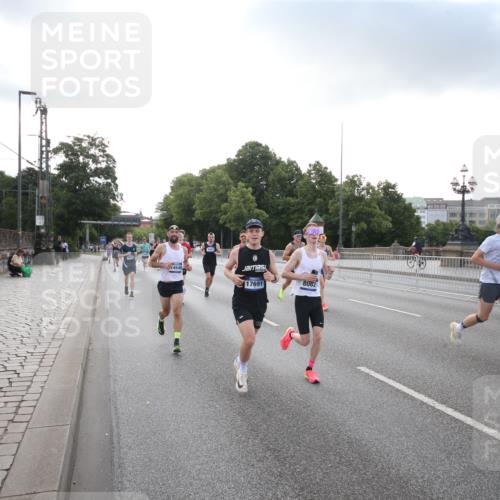 29.06.2025 - hella hamburg halbmarathon Jannik Wohlers http://msf.ph/oto/8142531 29.06.2025 09:45:32 Lombardsbrücke 1080, 1686, 1894, 2460, 4463, 4812, 5187, 5550, 6495, 6878, 7186, 7880, 7965, 8062, 10270, 10484, 11199, 12189, 12232, 12681, 13167, 13343, 13686, 13754, 14167, 14548, 14549, 14622, 15054, 15326, 15507, 15835, 16148, 16724, 16755, 16963, 17117, 17322, 17691, 18135, 18854, 19022, 19118 meine-sportfotos.de