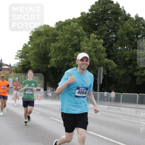 29.06.2025 - hella hamburg halbmarathon Jannik Wohlers http://msf.ph/oto/8142533 29.06.2025 10:07:34 Lombardsbrücke 1079, 1527, 2309, 3328, 4228, 4864, 5100, 5287, 6918, 7348, 8585, 9071, 9966, 10703, 12789, 12893, 13458, 15785, 16539, 16809, 16915, 18270, 18325, 18531 meine-sportfotos.de