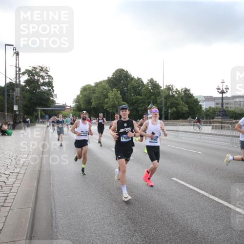 29.06.2025 - hella hamburg halbmarathon Jannik Wohlers http://msf.ph/oto/8142540 29.06.2025 09:45:32 Lombardsbrücke 1080, 1686, 1894, 2460, 4463, 4812, 5187, 5550, 6495, 6878, 7186, 7880, 7965, 8062, 10270, 10484, 11199, 12189, 12232, 12681, 13167, 13343, 13686, 13754, 14167, 14548, 14549, 14622, 15054, 15326, 15507, 15835, 16148, 16724, 16755, 16963, 17117, 17322, 17691, 18135, 18854, 19022, 19118 meine-sportfotos.de