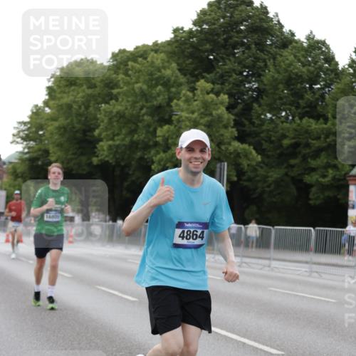 29.06.2025 - hella hamburg halbmarathon Jannik Wohlers http://msf.ph/oto/8142545 29.06.2025 10:07:34 Lombardsbrücke 1079, 1527, 2309, 3328, 4228, 4864, 5100, 5287, 6918, 7348, 8585, 9071, 9966, 10703, 12789, 12893, 13458, 15785, 16539, 16809, 16915, 18270, 18325, 18531 meine-sportfotos.de