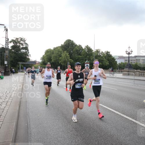 29.06.2025 - hella hamburg halbmarathon Jannik Wohlers http://msf.ph/oto/8142555 29.06.2025 09:45:32 Lombardsbrücke 1080, 1686, 1894, 2460, 4463, 4812, 5187, 5550, 6495, 6878, 7186, 7880, 7965, 8062, 10270, 10484, 11199, 12189, 12232, 12681, 13167, 13343, 13686, 13754, 14167, 14548, 14549, 14622, 15054, 15326, 15507, 15835, 16148, 16724, 16755, 16963, 17117, 17322, 17691, 18135, 18854, 19022, 19118 meine-sportfotos.de
