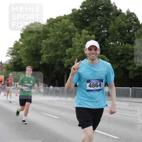 29.06.2025 - hella hamburg halbmarathon Jannik Wohlers http://msf.ph/oto/8142558 29.06.2025 10:07:34 Lombardsbrücke 1079, 1527, 2309, 3328, 4228, 4864, 5100, 5287, 6918, 7348, 8585, 9071, 9966, 10703, 12789, 12893, 13458, 15785, 16539, 16809, 16915, 18270, 18325, 18531 meine-sportfotos.de