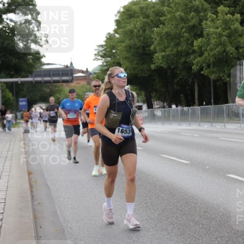 29.06.2025 - hella hamburg halbmarathon Jannik Wohlers http://msf.ph/oto/8142573 29.06.2025 10:07:36 Lombardsbrücke 1079, 1527, 2309, 3328, 4228, 4864, 5287, 7348, 8585, 9071, 9966, 12789, 12893, 13458, 15785, 16809, 16915, 18325, 18531 meine-sportfotos.de