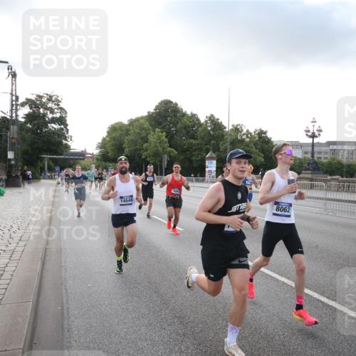 29.06.2025 - hella hamburg halbmarathon Jannik Wohlers http://msf.ph/oto/8142576 29.06.2025 09:45:32 Lombardsbrücke 1080, 1686, 1894, 2460, 4463, 4812, 5187, 5550, 6495, 6878, 7186, 7880, 7965, 8062, 10270, 10484, 11199, 12189, 12232, 12681, 13167, 13343, 13686, 13754, 14167, 14548, 14549, 14622, 15054, 15326, 15507, 15835, 16148, 16724, 16755, 16963, 17117, 17322, 17691, 18135, 18854, 19022, 19118 meine-sportfotos.de