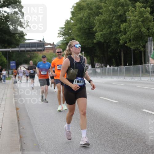 29.06.2025 - hella hamburg halbmarathon Jannik Wohlers http://msf.ph/oto/8142578 29.06.2025 10:07:36 Lombardsbrücke 1079, 1527, 2309, 3328, 4228, 4864, 5287, 7348, 8585, 9071, 9966, 12789, 12893, 13458, 15785, 16809, 16915, 18325, 18531 meine-sportfotos.de