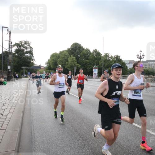 29.06.2025 - hella hamburg halbmarathon Jannik Wohlers http://msf.ph/oto/8142584 29.06.2025 09:45:32 Lombardsbrücke 1080, 1686, 1894, 2460, 4463, 4812, 5187, 5550, 6495, 6878, 7186, 7880, 7965, 8062, 10270, 10484, 11199, 12189, 12232, 12681, 13167, 13343, 13686, 13754, 14167, 14548, 14549, 14622, 15054, 15326, 15507, 15835, 16148, 16724, 16755, 16963, 17117, 17322, 17691, 18135, 18854, 19022, 19118 meine-sportfotos.de