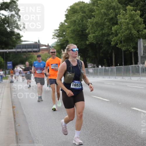 29.06.2025 - hella hamburg halbmarathon Jannik Wohlers http://msf.ph/oto/8142586 29.06.2025 10:07:36 Lombardsbrücke 1079, 1527, 2309, 3328, 4228, 4864, 5287, 7348, 8585, 9071, 9966, 12789, 12893, 13458, 15785, 16809, 16915, 18325, 18531 meine-sportfotos.de
