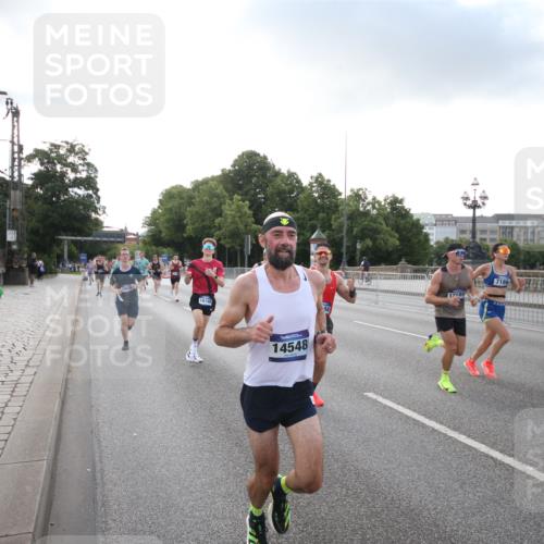 29.06.2025 - hella hamburg halbmarathon Jannik Wohlers http://msf.ph/oto/8142638 29.06.2025 09:45:33 Lombardsbrücke 1080, 1686, 1894, 2460, 4463, 4812, 5187, 5550, 6495, 6878, 7186, 7880, 7965, 8062, 9345, 10270, 10453, 10484, 11199, 12189, 12232, 12681, 13167, 13343, 13686, 13754, 14167, 14548, 14549, 14622, 14699, 15054, 15326, 15507, 15835, 16148, 16695, 16724, 16755, 16963, 17056, 17117, 17322, 17691, 18135, 18854, 19022, 19118 meine-sportfotos.de