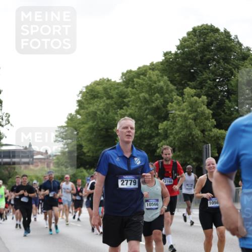 29.06.2025 - hella hamburg halbmarathon Jannik Wohlers http://msf.ph/oto/8142654 29.06.2025 10:44:39 Lombardsbrücke 1024, 1273, 1629, 1685, 1924, 2007, 2779, 3570, 4186, 4275, 4337, 5190, 6509, 6841, 6888, 7699, 7912, 8594, 8762, 8907, 9036, 10562, 10566, 10668, 10707, 12198, 12332, 12334, 12394, 13039, 13261, 13580, 14758, 14777, 15458, 15750, 15751, 15998, 16850, 17521, 18084, 18230, 18294 meine-sportfotos.de