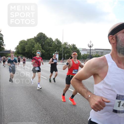 29.06.2025 - hella hamburg halbmarathon Jannik Wohlers http://msf.ph/oto/8142661 29.06.2025 09:45:33 Lombardsbrücke 1080, 1686, 1894, 2460, 4463, 4812, 5187, 5550, 6495, 6878, 7186, 7880, 7965, 8062, 9345, 10270, 10453, 10484, 11199, 12189, 12232, 12681, 13167, 13343, 13686, 13754, 14167, 14548, 14549, 14622, 14699, 15054, 15326, 15507, 15835, 16148, 16695, 16724, 16755, 16963, 17056, 17117, 17322, 17691, 18135, 18854, 19022, 19118 meine-sportfotos.de