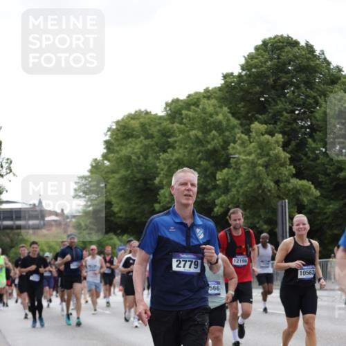 29.06.2025 - hella hamburg halbmarathon Jannik Wohlers http://msf.ph/oto/8142666 29.06.2025 10:44:39 Lombardsbrücke 1024, 1273, 1629, 1685, 1924, 2007, 2779, 3570, 4186, 4275, 4337, 5190, 6509, 6841, 6888, 7699, 7912, 8594, 8762, 8907, 9036, 10562, 10566, 10668, 10707, 12198, 12332, 12334, 12394, 13039, 13261, 13580, 14758, 14777, 15458, 15750, 15751, 15998, 16850, 17521, 18084, 18230, 18294 meine-sportfotos.de