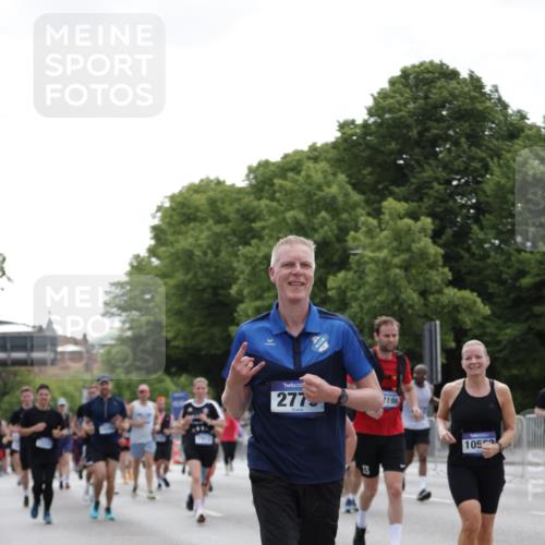29.06.2025 - hella hamburg halbmarathon Jannik Wohlers http://msf.ph/oto/8142681 29.06.2025 10:44:39 Lombardsbrücke 1024, 1273, 1629, 1685, 1924, 2007, 2779, 3570, 4186, 4275, 4337, 5190, 6509, 6841, 6888, 7699, 7912, 8594, 8762, 8907, 9036, 10562, 10566, 10668, 10707, 12198, 12332, 12334, 12394, 13039, 13261, 13580, 14758, 14777, 15458, 15750, 15751, 15998, 16850, 17521, 18084, 18230, 18294 meine-sportfotos.de