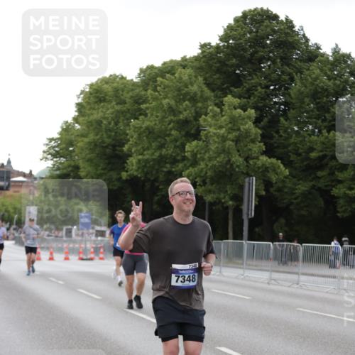 29.06.2025 - hella hamburg halbmarathon Jannik Wohlers http://msf.ph/oto/8142697 29.06.2025 10:07:44 Lombardsbrücke 1527, 2427, 5287, 5926, 7198, 7348, 8585, 9616, 10609, 10857, 12658, 12893, 13014, 15785, 16809, 18325, 18531 meine-sportfotos.de